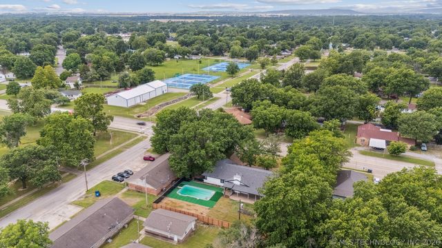 215 S Elliott Street, Pryor, OK 74361