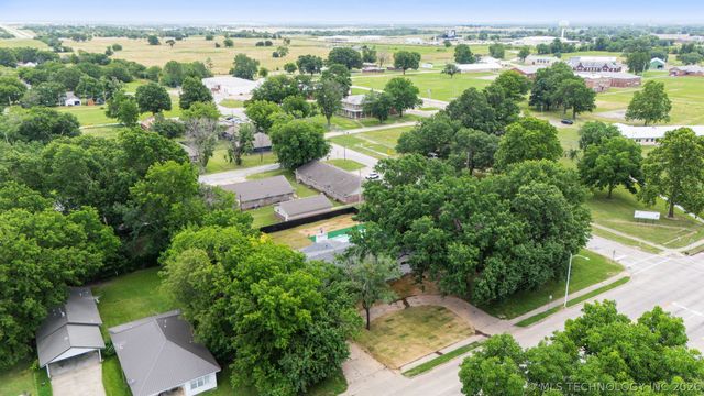 215 S Elliott Street, Pryor, OK 74361