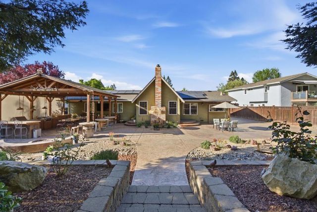 1035 Easy Street, Morgan Hill, CA 95037