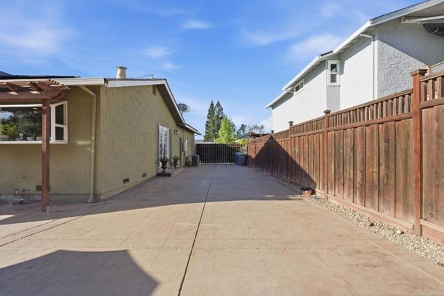 1035 Easy Street, Morgan Hill, CA 95037