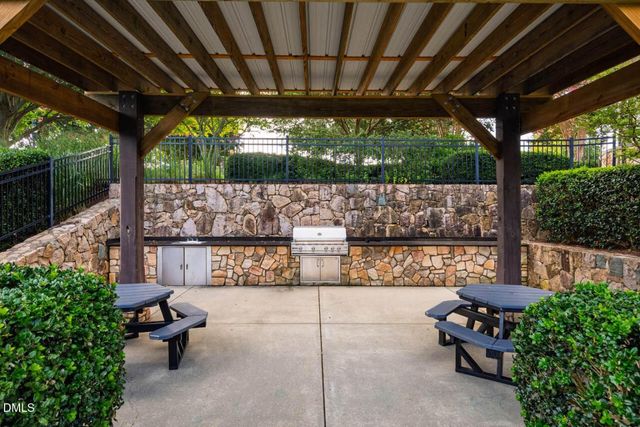79 Heatherwood Drive, Chapel Hill, NC 27516