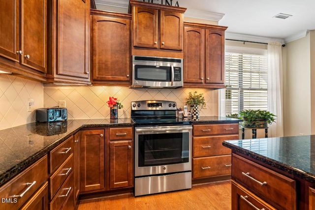 79 Heatherwood Drive, Chapel Hill, NC 27516