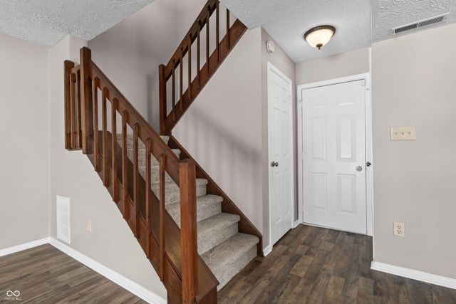 2449 Chaseway Court, Indianapolis, IN 46268