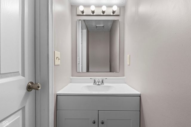 2449 Chaseway Court, Indianapolis, IN 46268