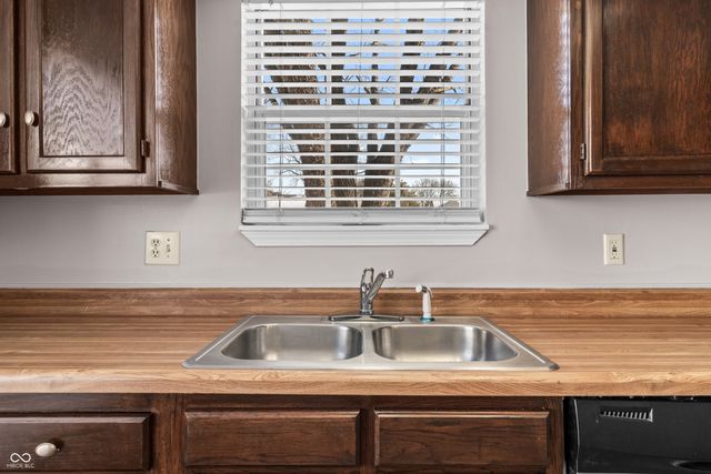 2449 Chaseway Court, Indianapolis, IN 46268