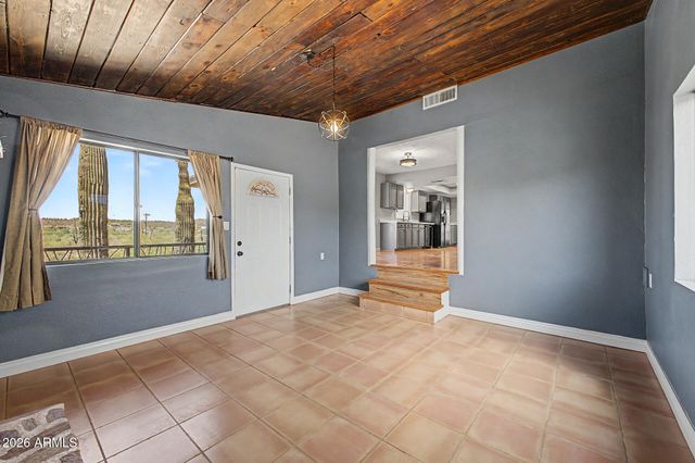 3442 W MEANDER Road, New River, AZ 85087