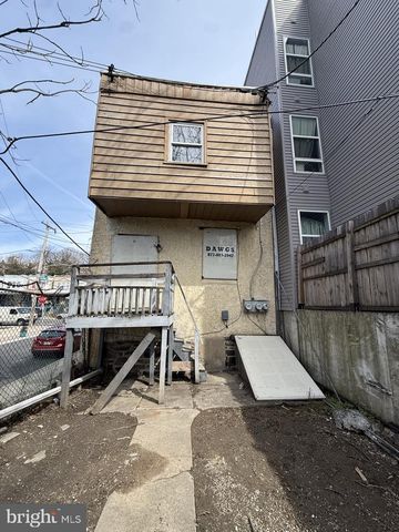 1018 S 53RD ST, Philadelphia, PA 19143