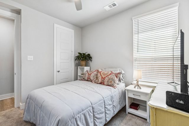 1925 Pelham Drive, Aubrey, TX 76227