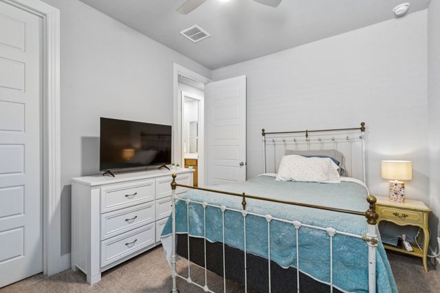 1925 Pelham Drive, Aubrey, TX 76227