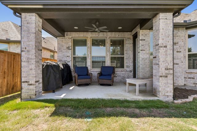 1925 Pelham Drive, Aubrey, TX 76227