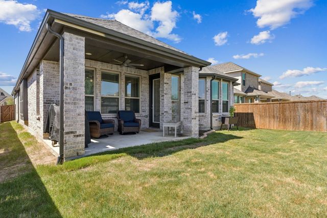 1925 Pelham Drive, Aubrey, TX 76227