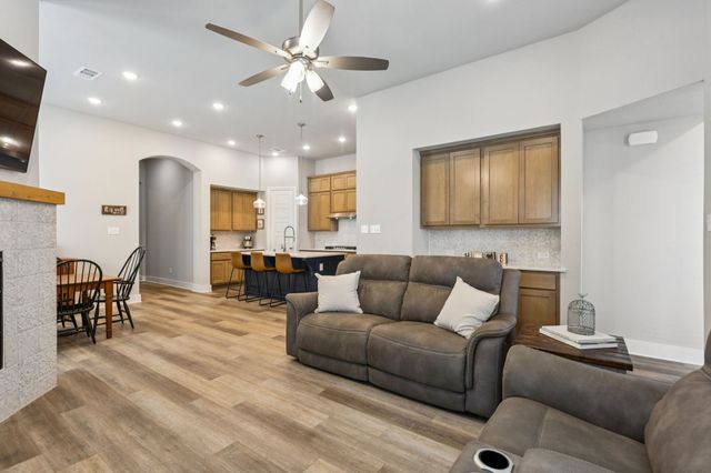 1925 Pelham Drive, Aubrey, TX 76227