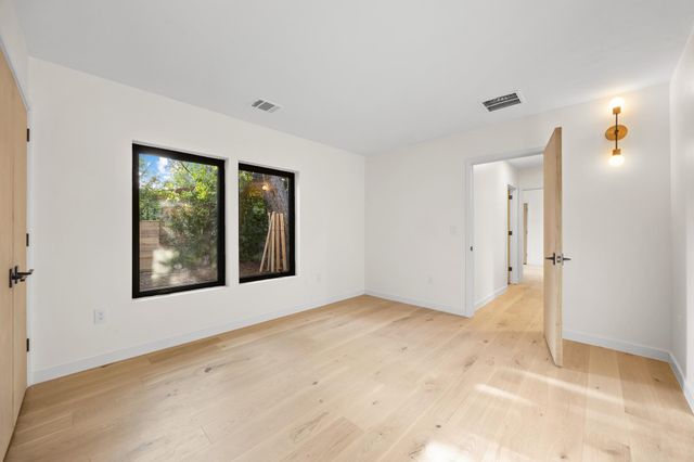 3007 Village DR, Austin, TX 78731