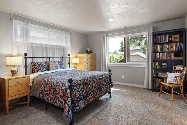 715 N Brooks Camp Road, Sisters, OR 97759