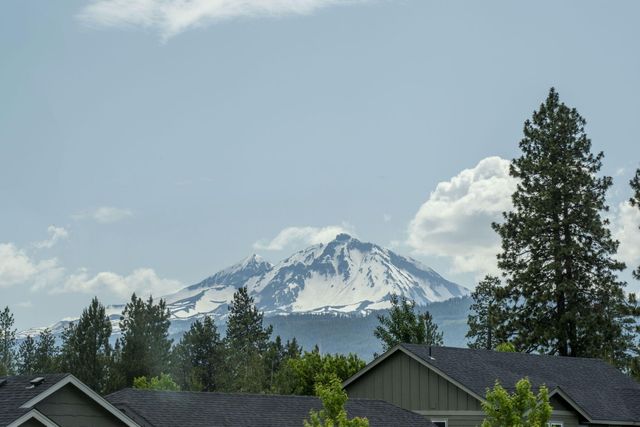 715 N Brooks Camp Road, Sisters, OR 97759