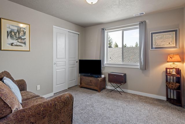 715 N Brooks Camp Road, Sisters, OR 97759