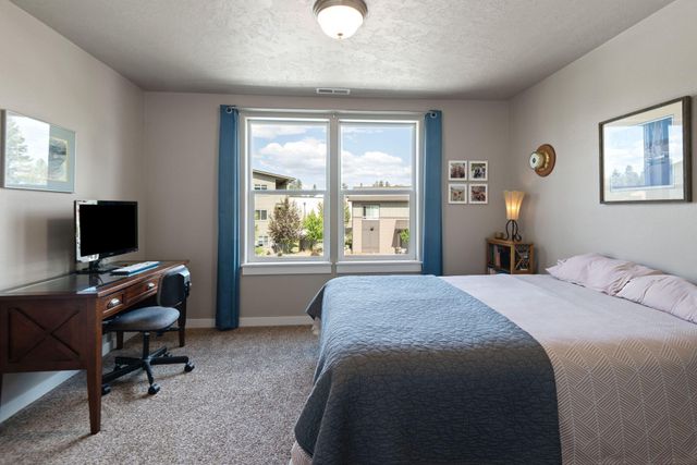 715 N Brooks Camp Road, Sisters, OR 97759