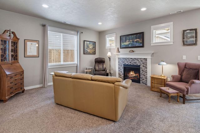 715 N Brooks Camp Road, Sisters, OR 97759