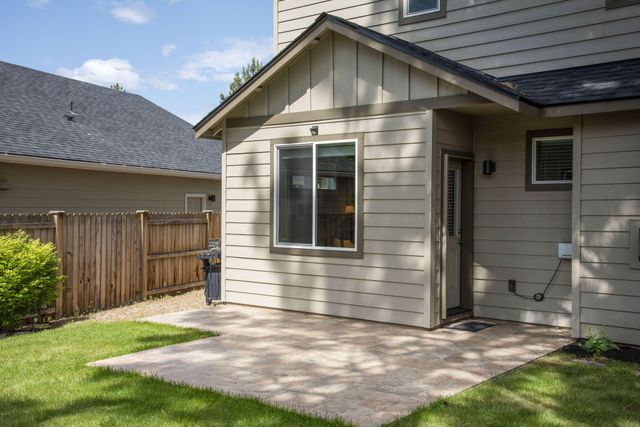 715 N Brooks Camp Road, Sisters, OR 97759