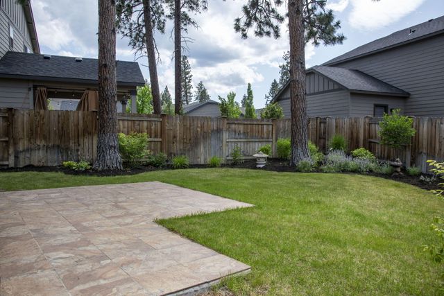 715 N Brooks Camp Road, Sisters, OR 97759