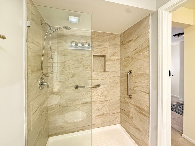 1206 Ballantrae Place B, Mundelein, IL 60060