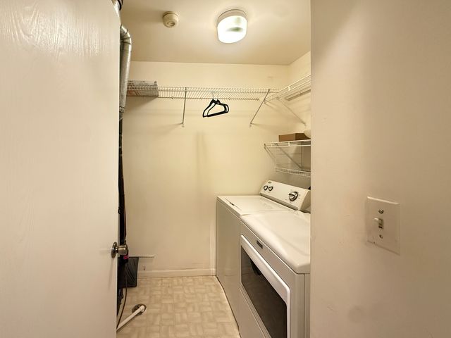 1206 Ballantrae Place B, Mundelein, IL 60060