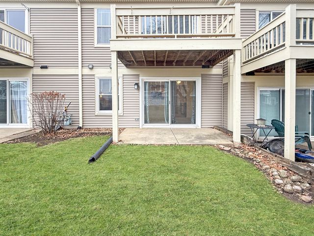 1206 Ballantrae Place B, Mundelein, IL 60060