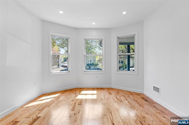80 Union Place, Ridgefield Park, NJ 07660