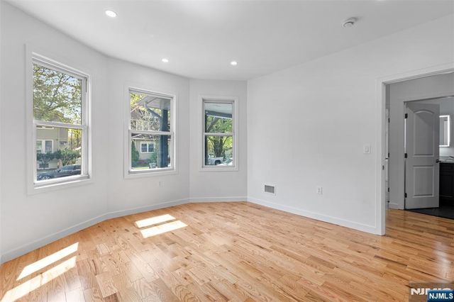 80 Union Place, Ridgefield Park, NJ 07660