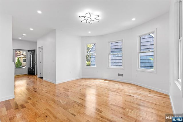80 Union Place, Ridgefield Park, NJ 07660