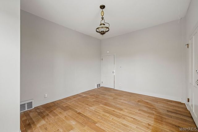 175 Niagara Street, Lewiston, NY 14092