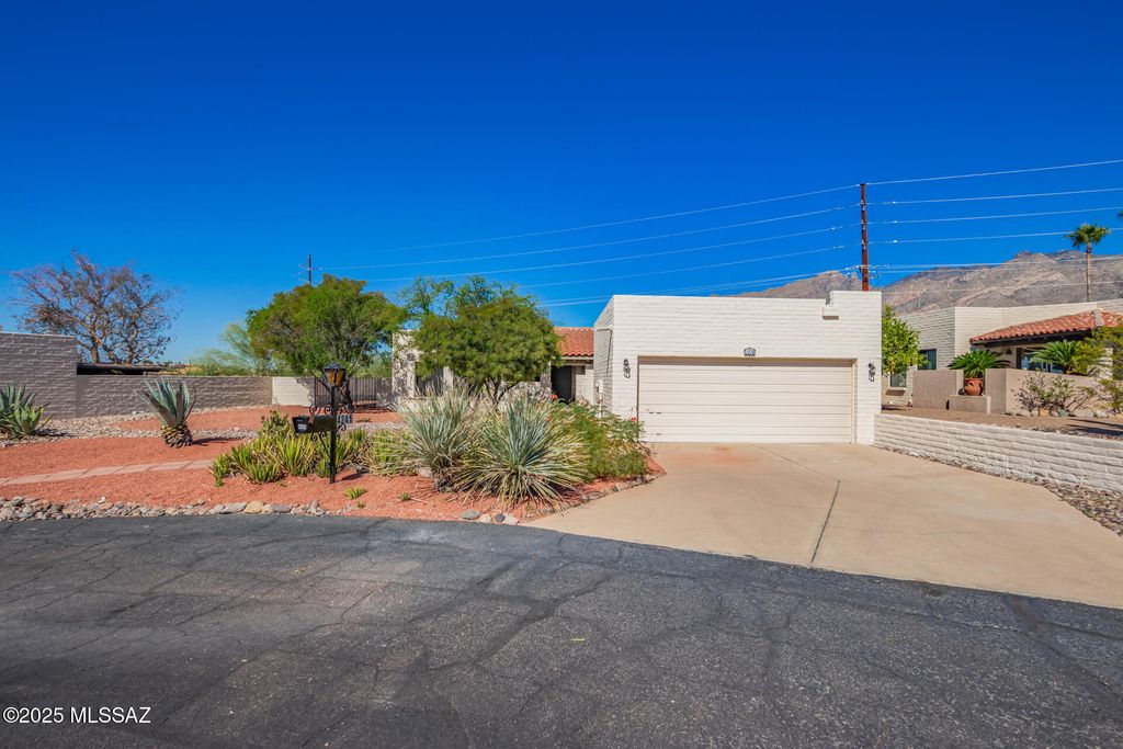 4241 E Aquarius Drive, Tucson, AZ 85718