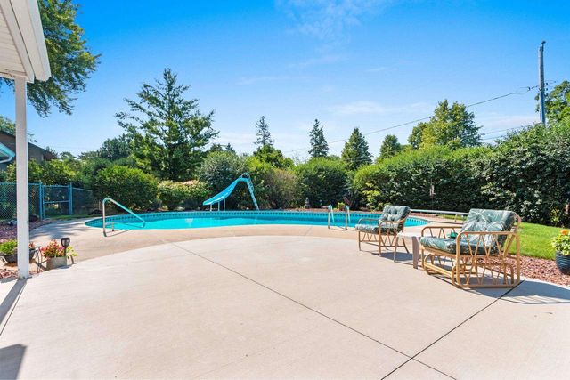 501 ST MARYS BOULEVARD, Green Bay, WI 54301