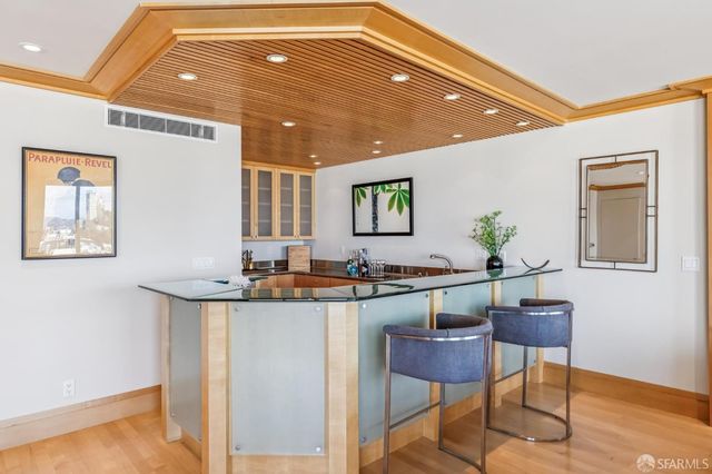 1150 Sacramento Street 701, San Francisco, CA 94108