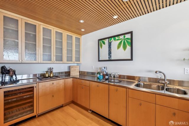 1150 Sacramento Street 701, San Francisco, CA 94108