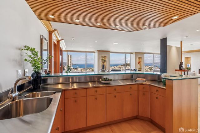 1150 Sacramento Street 701, San Francisco, CA 94108