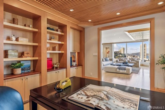 1150 Sacramento Street 701, San Francisco, CA 94108