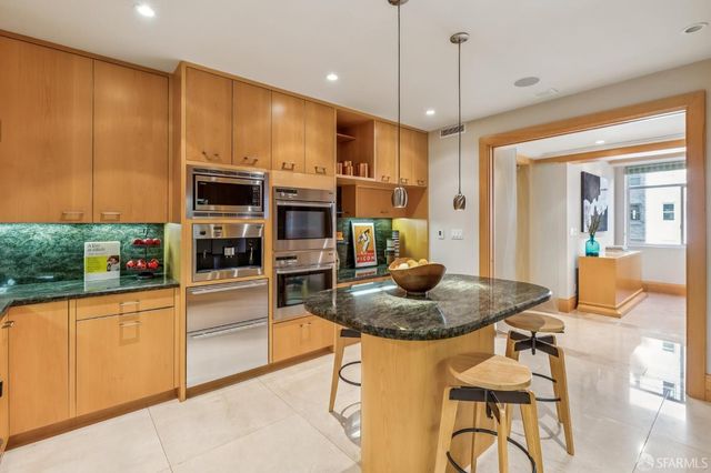 1150 Sacramento Street 701, San Francisco, CA 94108