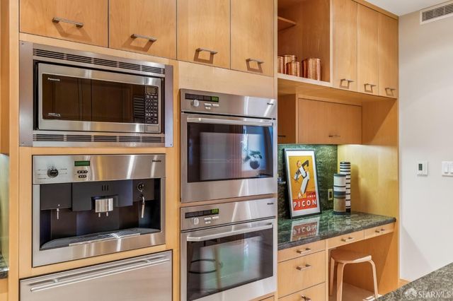 1150 Sacramento Street 701, San Francisco, CA 94108