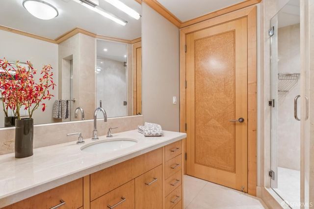 1150 Sacramento Street 701, San Francisco, CA 94108