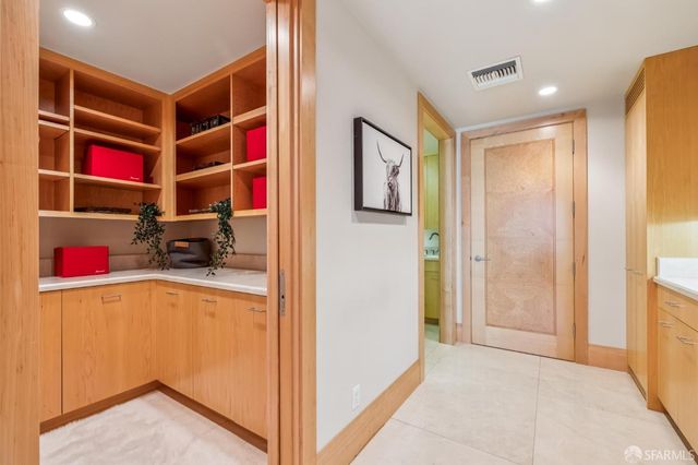 1150 Sacramento Street 701, San Francisco, CA 94108