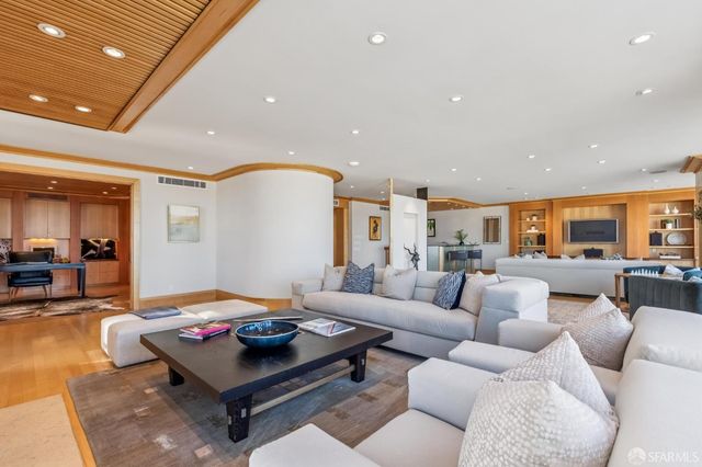 1150 Sacramento Street 701, San Francisco, CA 94108