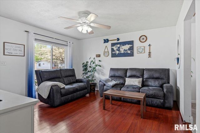 1705 FAIRFIELD Drive, Springfield, IL 62702