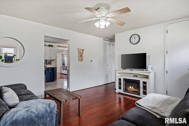 1705 FAIRFIELD Drive, Springfield, IL 62702
