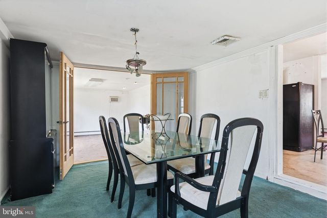 21 IRIS RD, Levittown, PA 19057