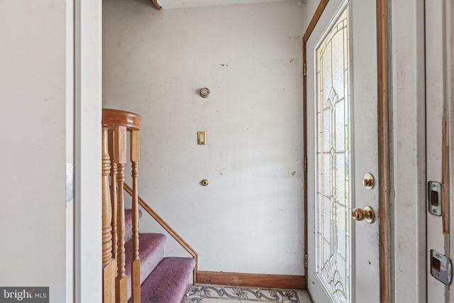 21 IRIS RD, Levittown, PA 19057