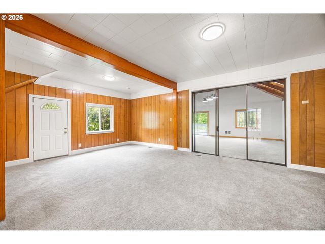 15693 S HIDDEN Rd, Mulino, OR 97042