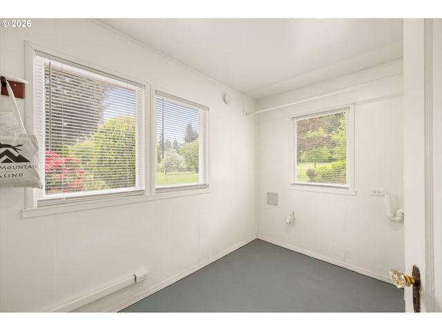 15693 S HIDDEN Rd, Mulino, OR 97042