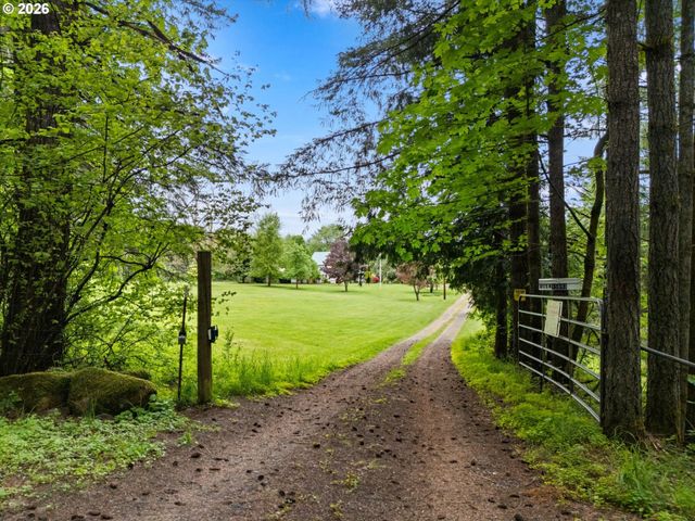 15693 S HIDDEN Rd, Mulino, OR 97042