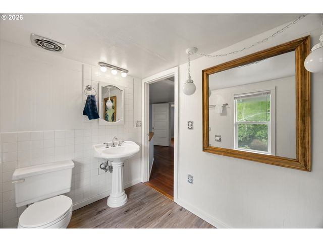 15693 S HIDDEN Rd, Mulino, OR 97042